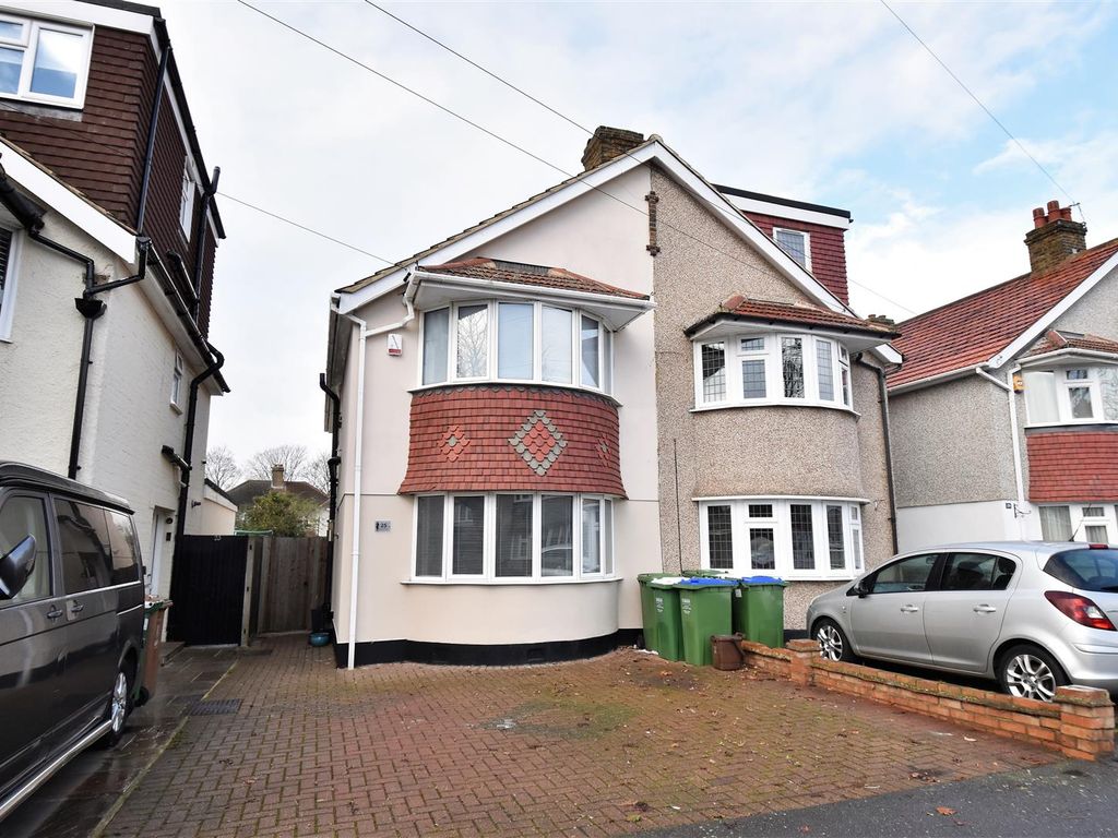 3 bed semidetached house to rent in Brixham Road, Welling DA16, £1,850