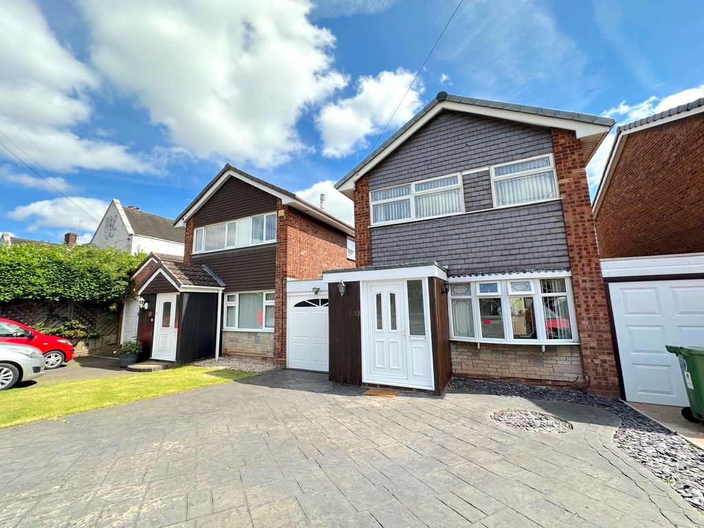 3 bed link detached house for sale in Amos Lane, Wednesfield