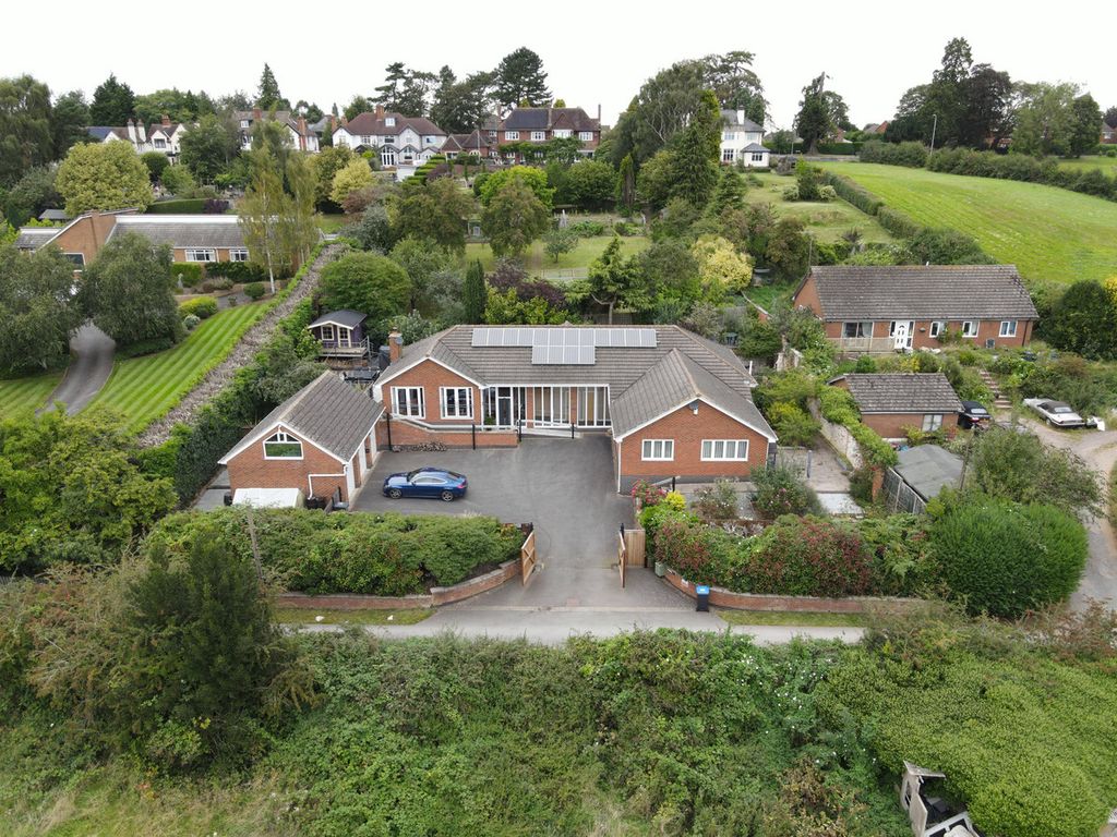 5 bed bungalow for sale in Dawsons Lane, Barwell LE9, £780,000 Zoopla