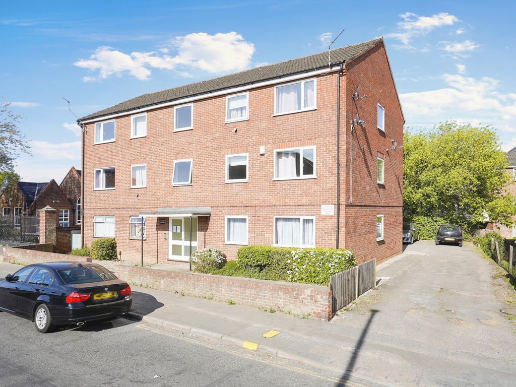 1 bed flat for sale in Caius Court, Angel Road, Norwich, Norfolk NR3