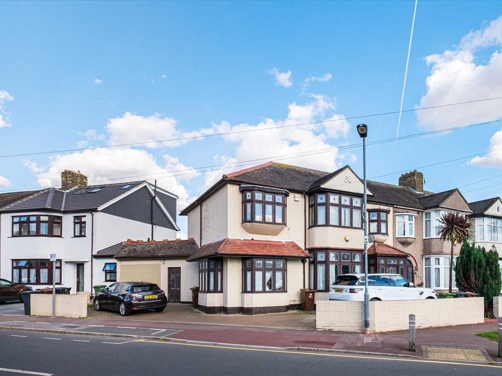 4 bed end terrace house for sale in Westrow Drive, Barking, London IG11 Zoopla