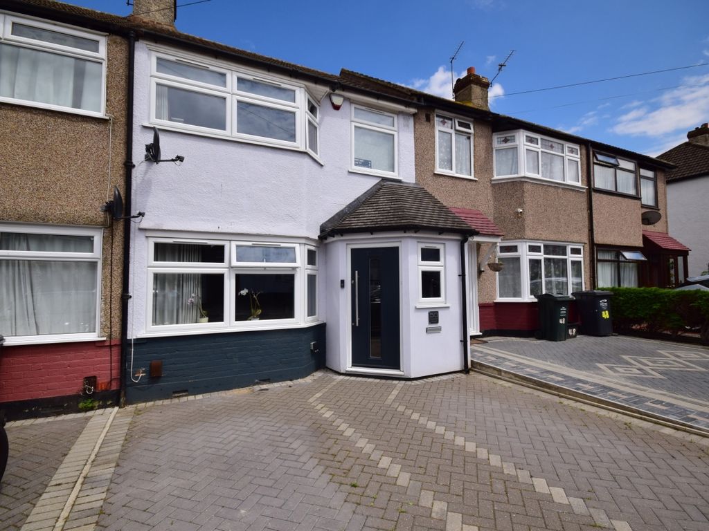 3 bed terraced house to rent in Mayfair Road, Dartford DA1, £1,850 pcm