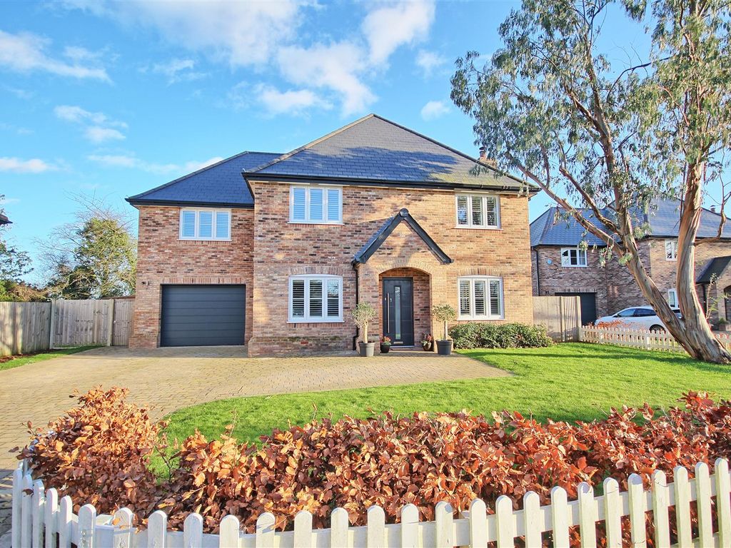 4 bed detached house for sale in Amiens Close, Hunsdon, Ware SG12, £1,000,000 Zoopla