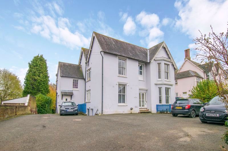 1 bed flat for sale in New Town, Uckfield TN22 Zoopla