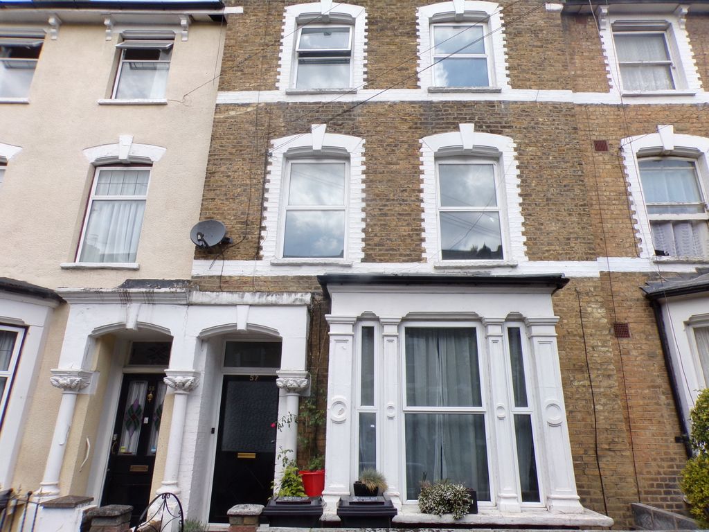 Room to rent in Reighton Road, Hackney, London E5 Zoopla
