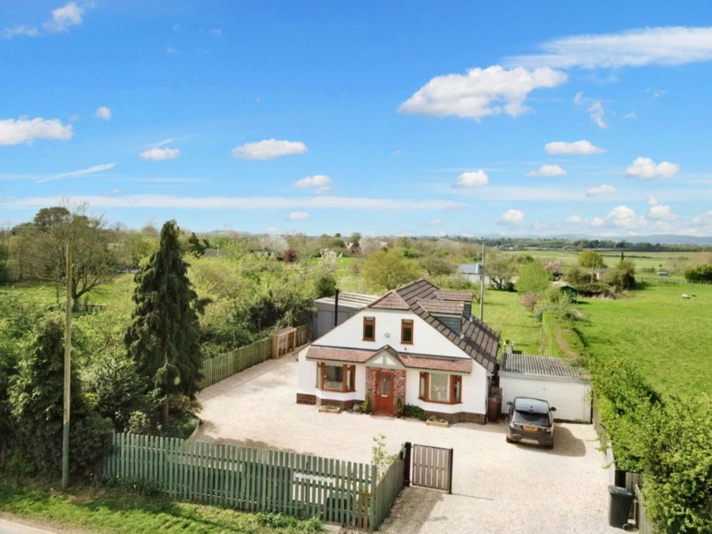 4 bed detached house for sale in Eckington Road, Bredon