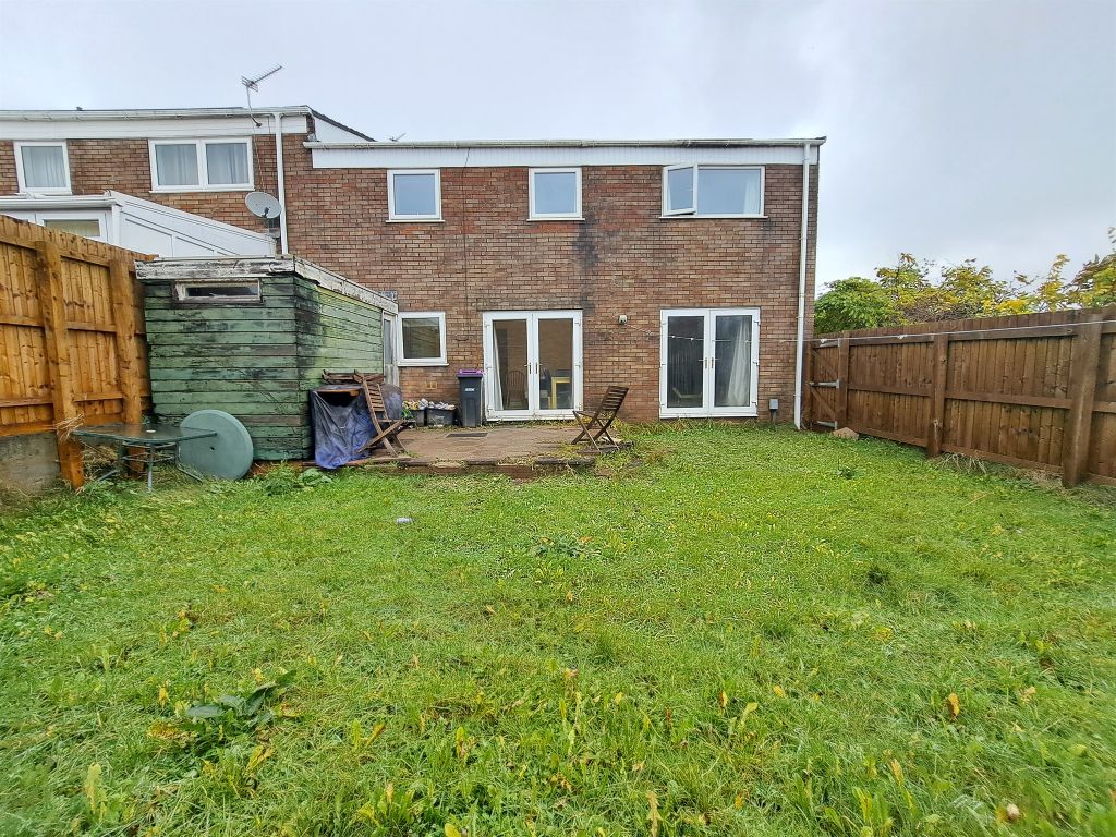 3 bed semidetached house for sale in Stiels, Coed Eva, Cwmbran NP44, £