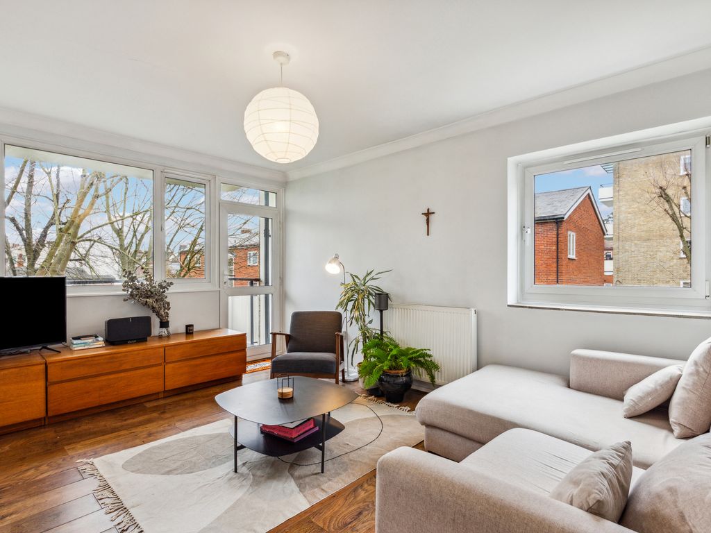 2 bed flat for sale in Highbury Quadrant, London N5, £475,000 Zoopla