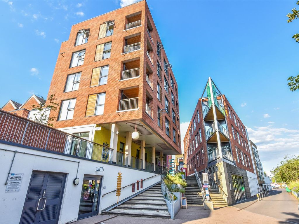 2 bed flat for sale in Paintworks, Arnos Vale, Bristol BS4, £329,500