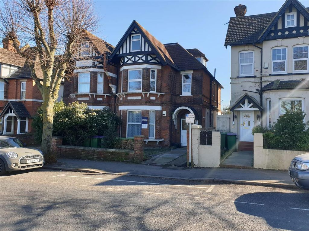 2 bed flat for sale in Radnor Park Road, Folkestone, Kent CT19 Zoopla