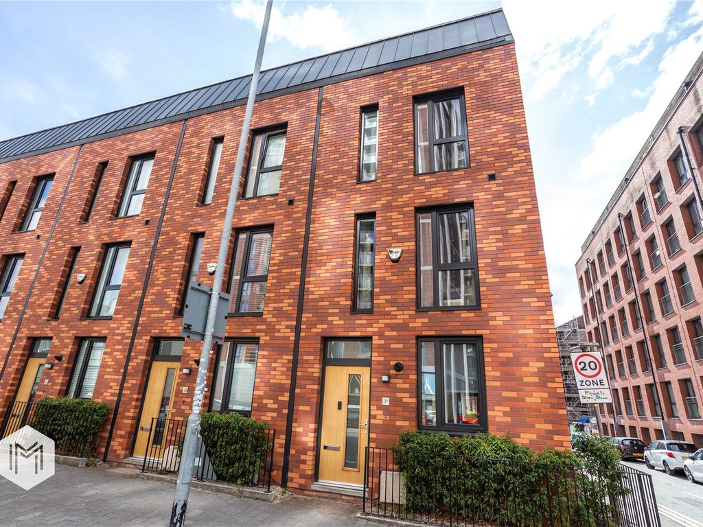 3 bed end terrace house for sale in Oldfield Road, Salford, Greater