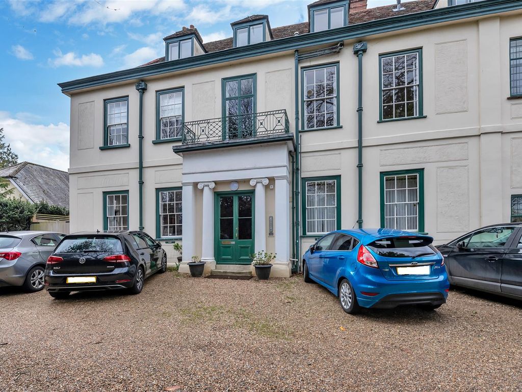 2 bed flat for sale in St. Michaels Close, Northgate Street, Bury St