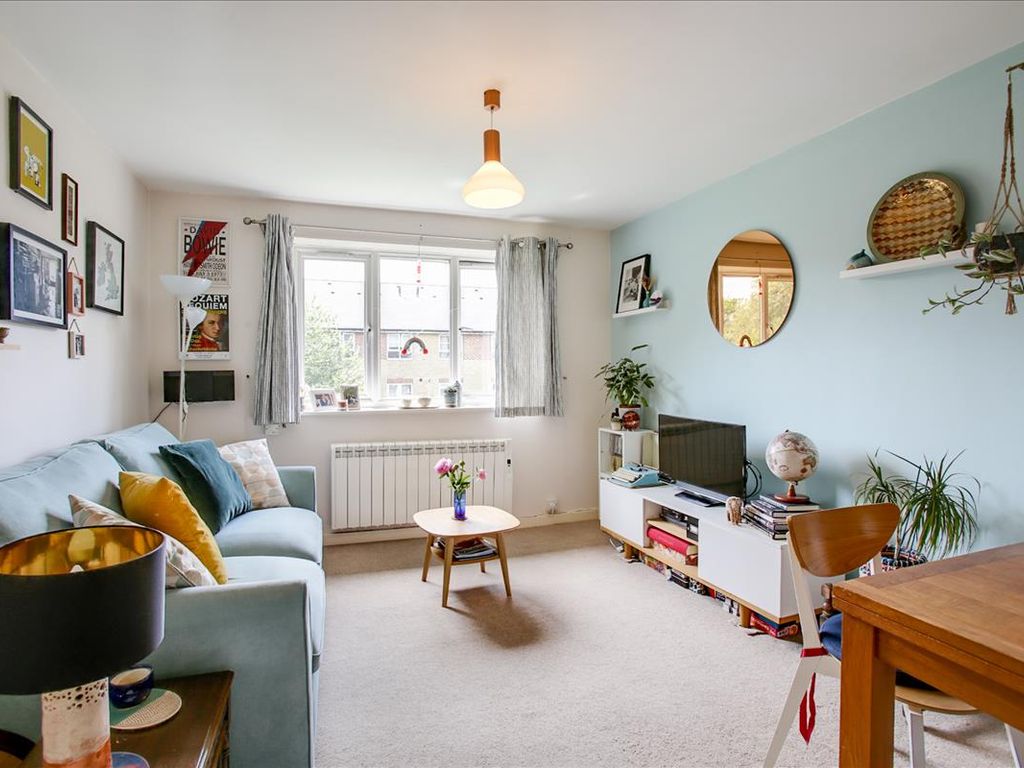 1 bed flat for sale in East Acton Lane, Acton W3, £315,000 Zoopla