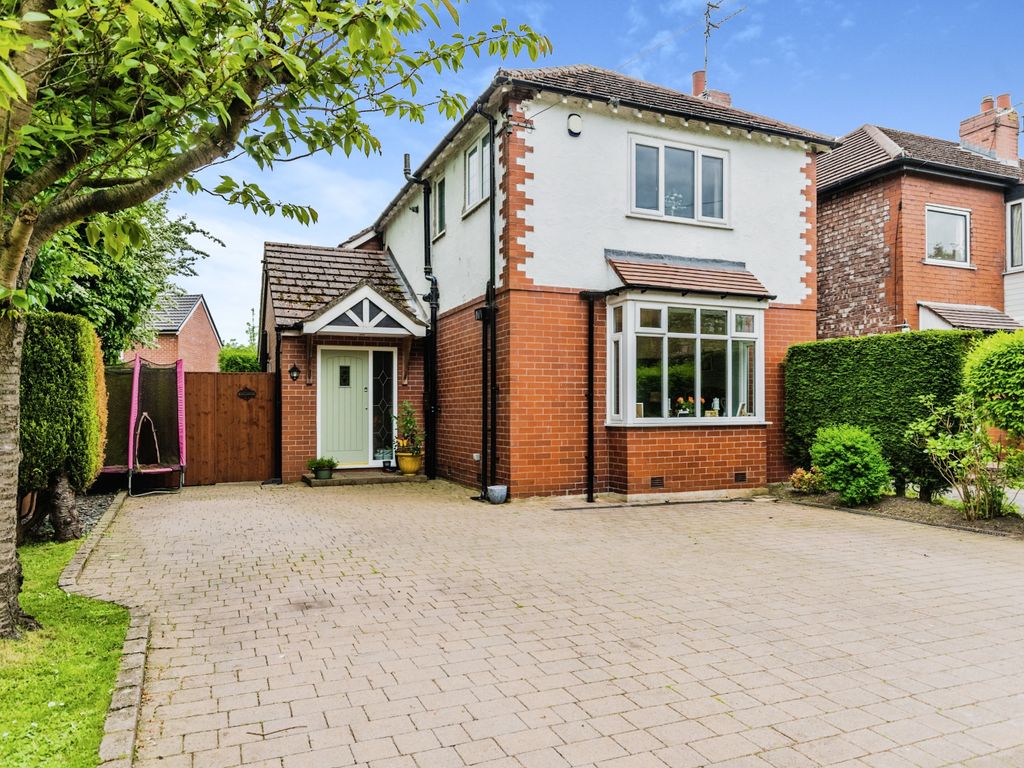 3 bed detached house for sale in Bramhall Moor Lane, Hazel Grove