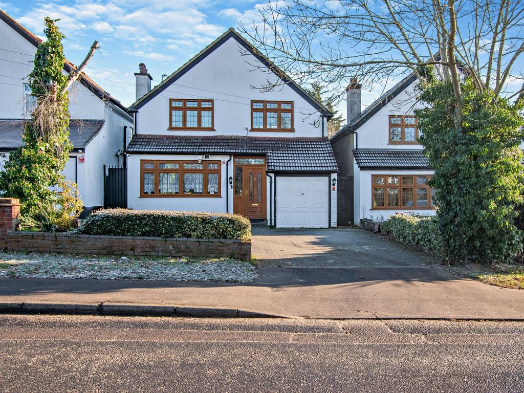 4 bed detached house for sale in Pinner Hill Road, Pinner HA5, £
