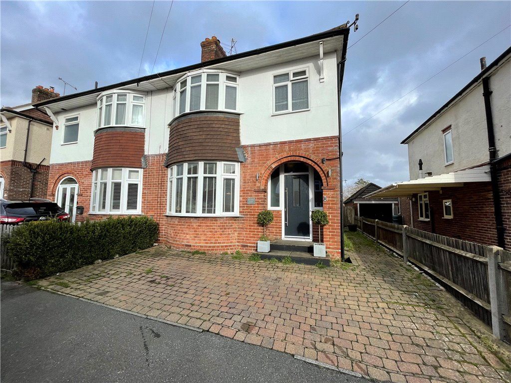 3 bed semidetached house for sale in Coronation Road, Aldershot