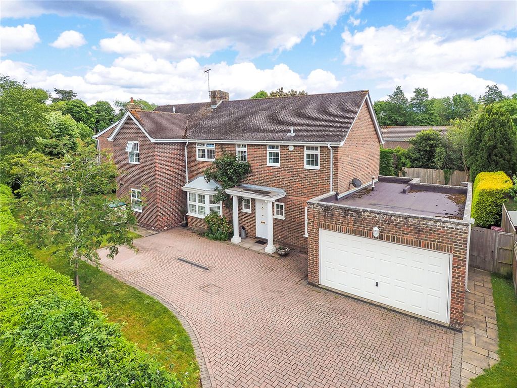 Harberton Crescent, Chichester, West Sussex PO19