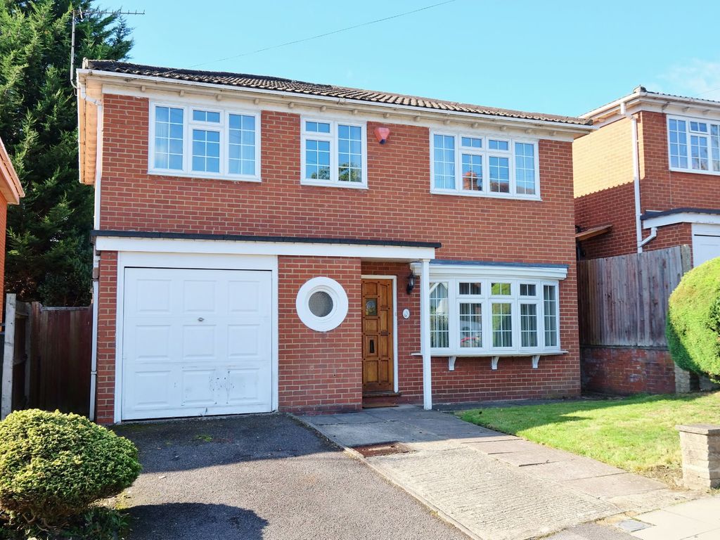 4 bed detached house for sale in Knoll Rise, Orpington BR6, £690,000