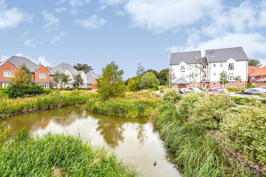 2 bed flat for sale in Bricklayer Lane, Faygate, Horsham, West Sussex RH12 Zoopla