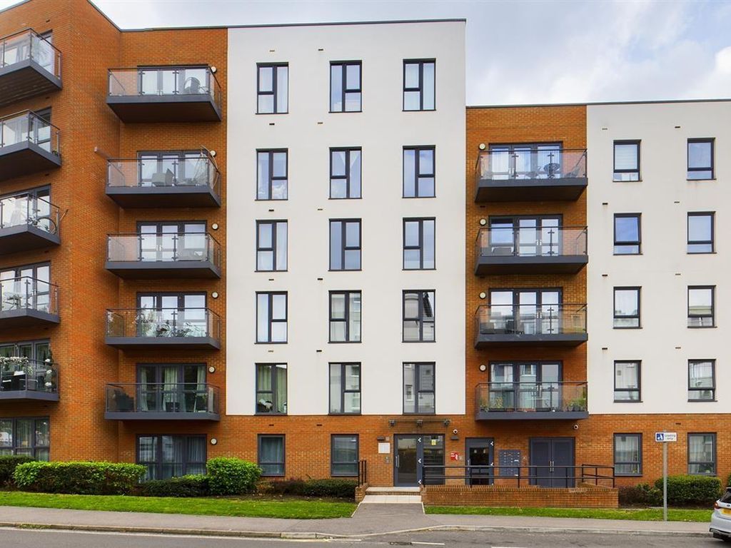 1 bed flat for sale in West Green Drive, Crawley RH11 Zoopla