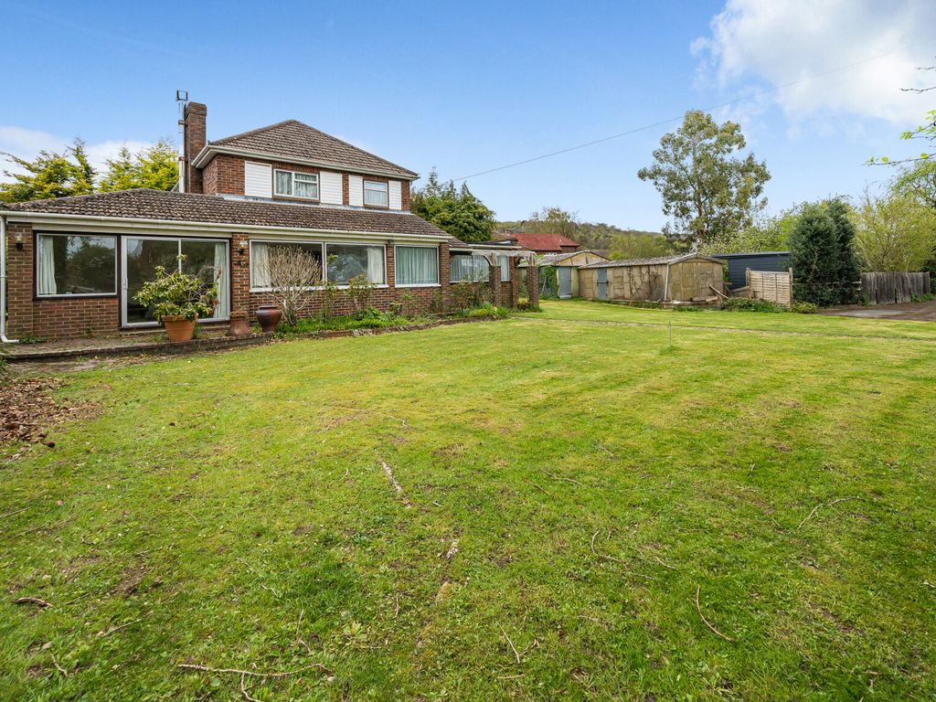 3 bed detached house for sale in Knavewood Road, Kemsing, Sevenoaks