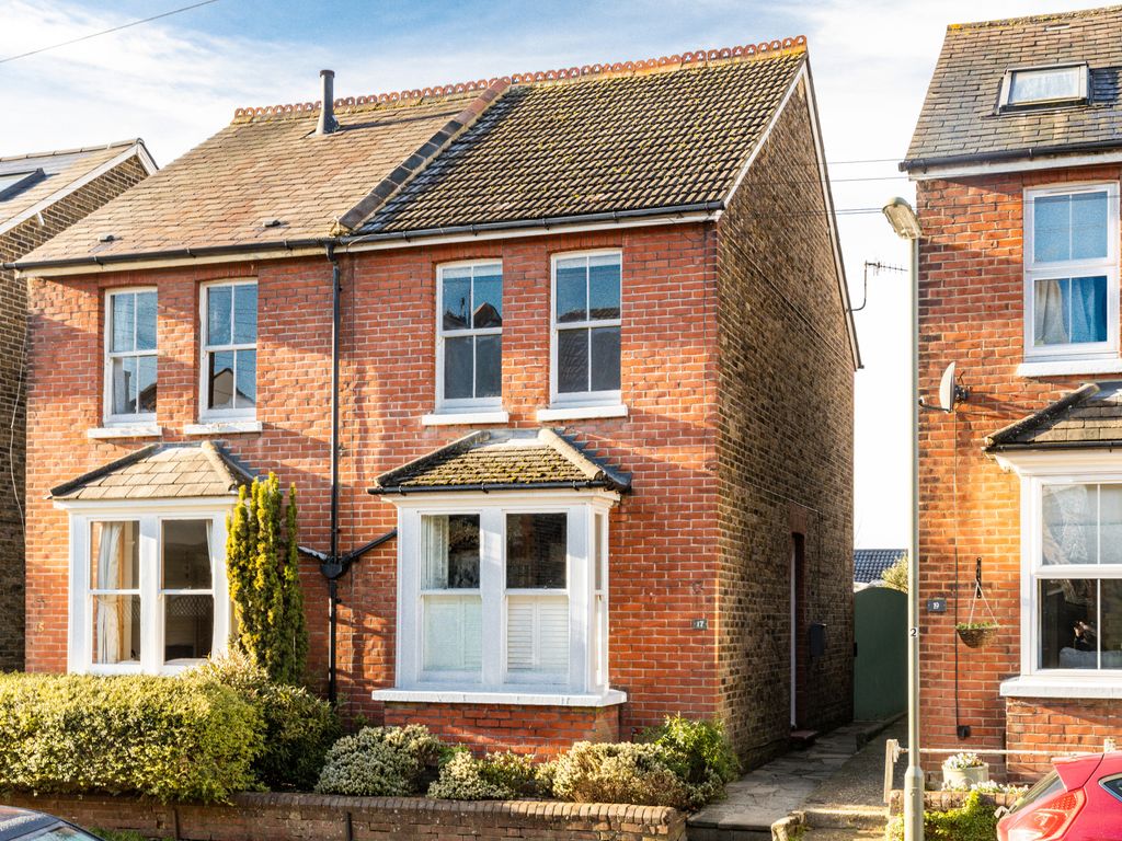 3 bed semidetached house for sale in Osborne Road, Redhill RH1 Zoopla