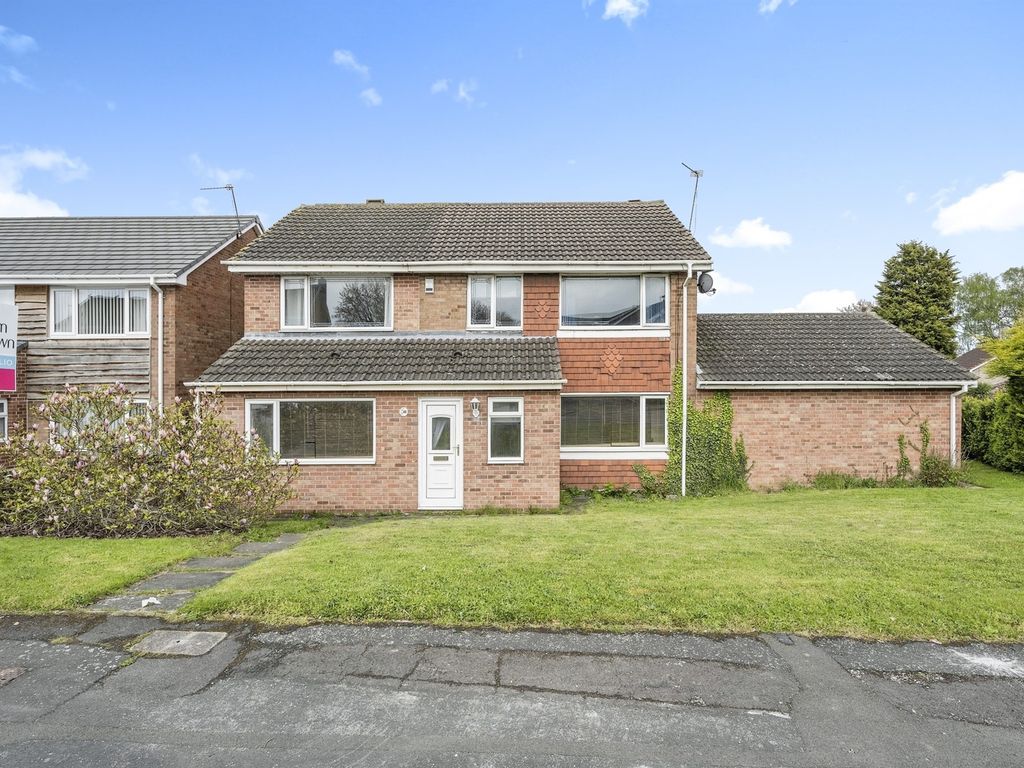 4 bed detached house for sale in Lindholme Drive, Rossington, Doncaster