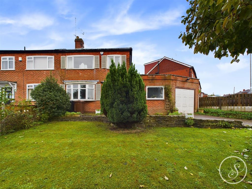 3 bed semidetached house for sale in Woodland Road, Halton, Leeds LS15