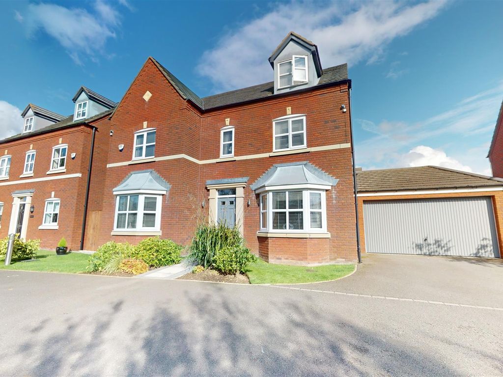 5 bed detached house for sale in Washington Close, St. Helens, 5 WA9, £