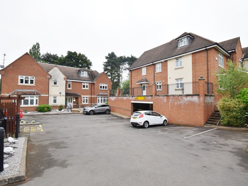 2 bed flat to rent in Tamworth Road, Sutton Coldfield B75, £1,100 pcm