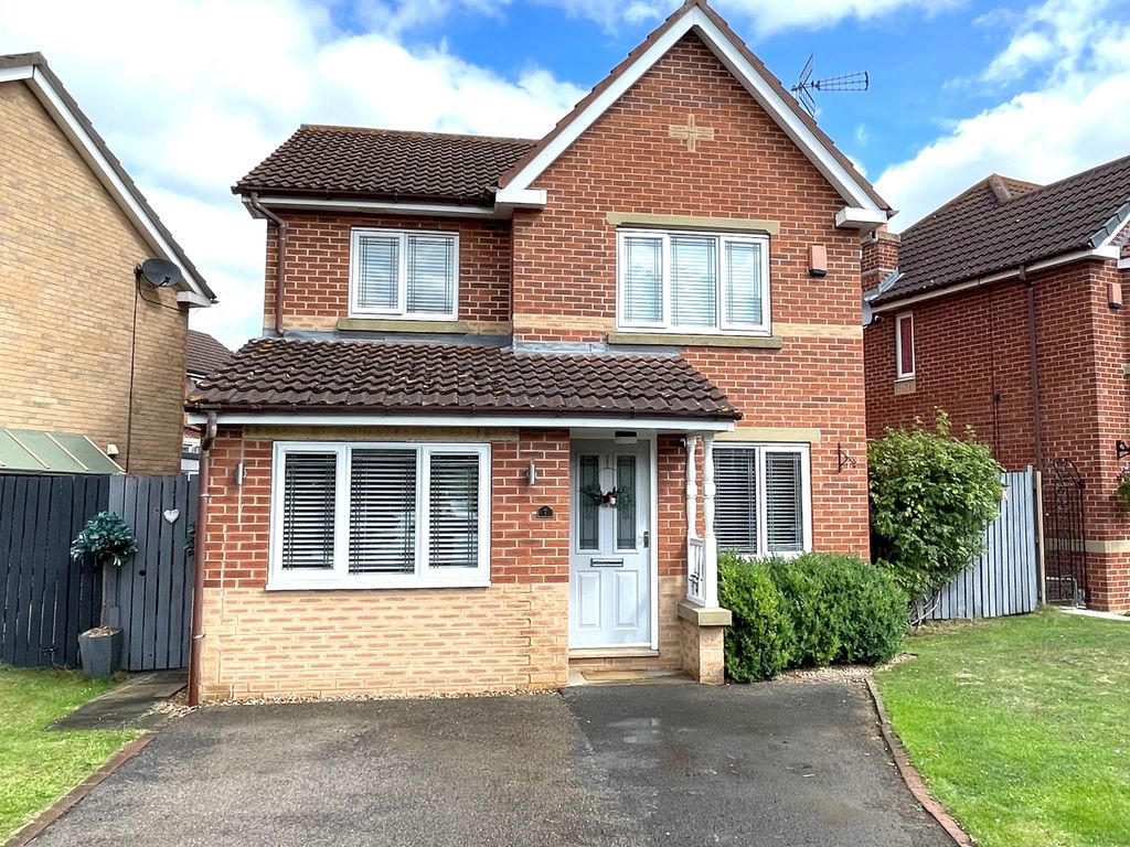 3 bed detached house for sale in Skylark Drive, Bottesford, Scunthorpe