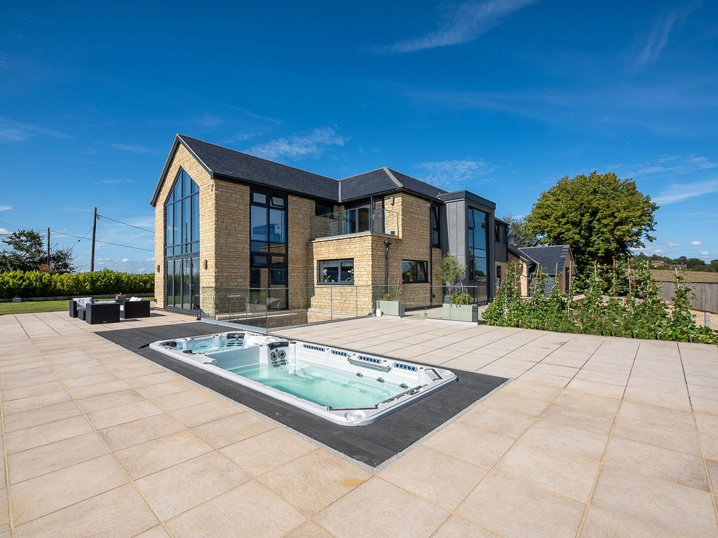 4 bed detached house for sale in Ivy Lane, Great Brickhill MK17, £