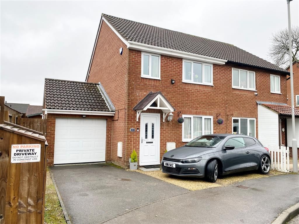 3 bed semidetached house for sale in Beaufoy Close, Shaftesbury SP7