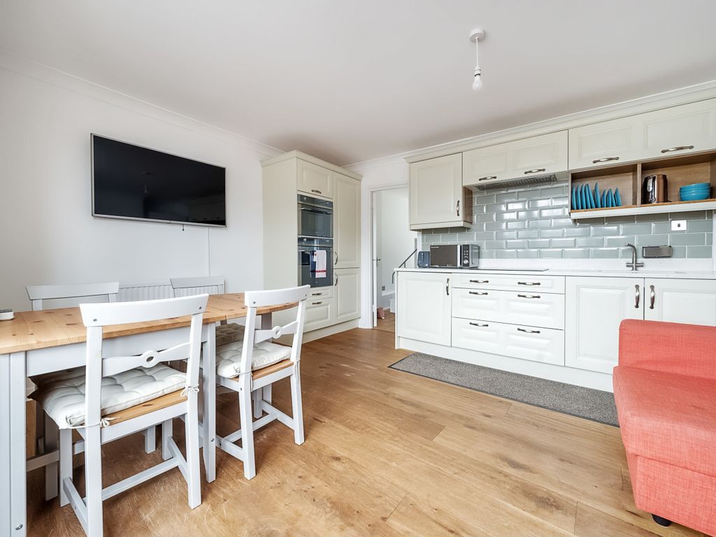 2 bed flat for sale in St. James's Street, Brighton, East Sussex BN2, £