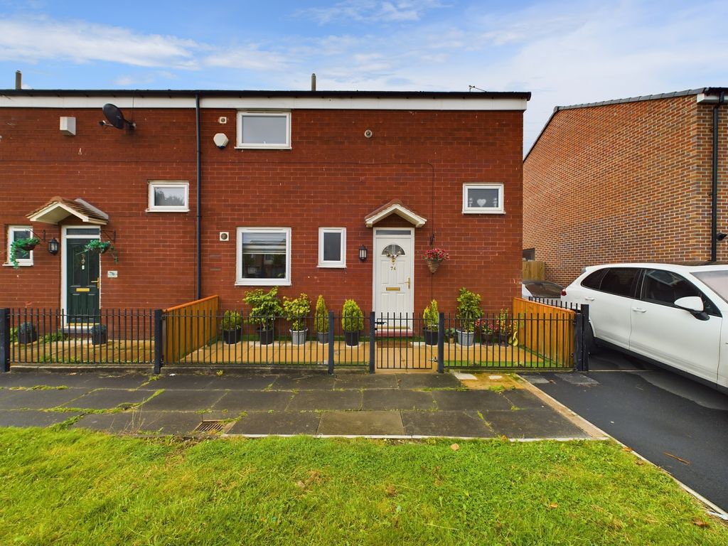 3 bed end terrace house for sale in Kincardine Road, Manchester M13, £
