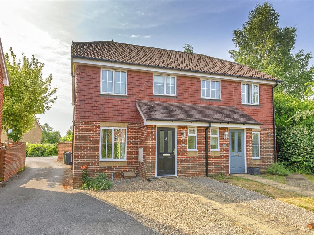 3 bed semidetached house for sale in Beaver Road, Allington, Maidstone
