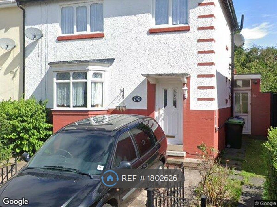 3 bed semidetached house to rent in Wallace Road, Oldbury B69, £1,150