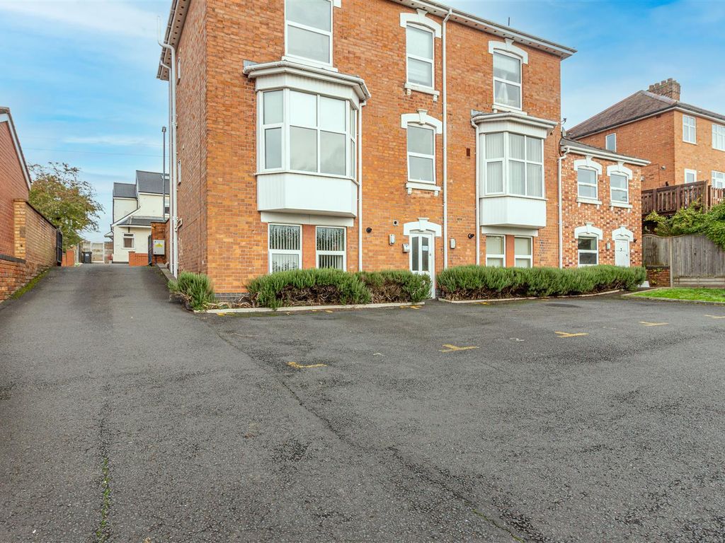 1 bed flat for sale in Tunnel Hill, Worcester WR4, £135,000 Zoopla