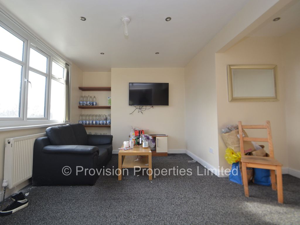 3 bed flat to rent in Cliff Road, Woodhouse, Leeds LS6 Zoopla