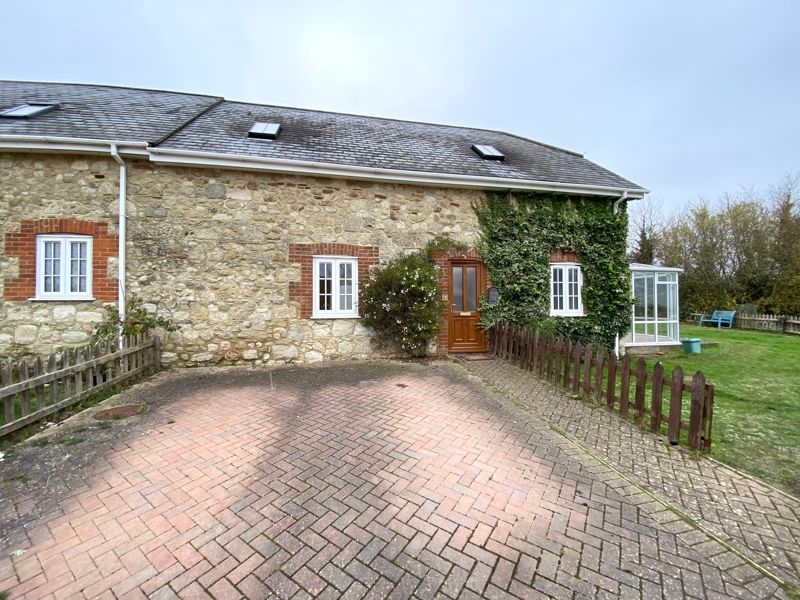 3 bed end terrace house to rent in Church Road, Wootton Bridge, Ryde