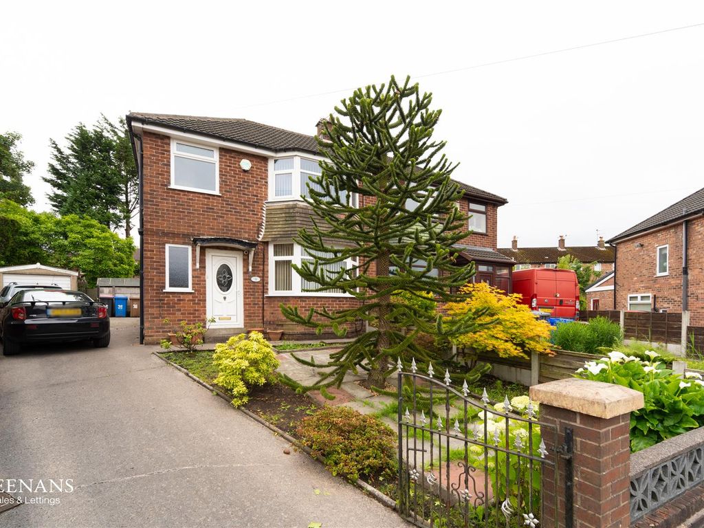 3 bed semidetached house for sale in Woodford Drive, Swinton