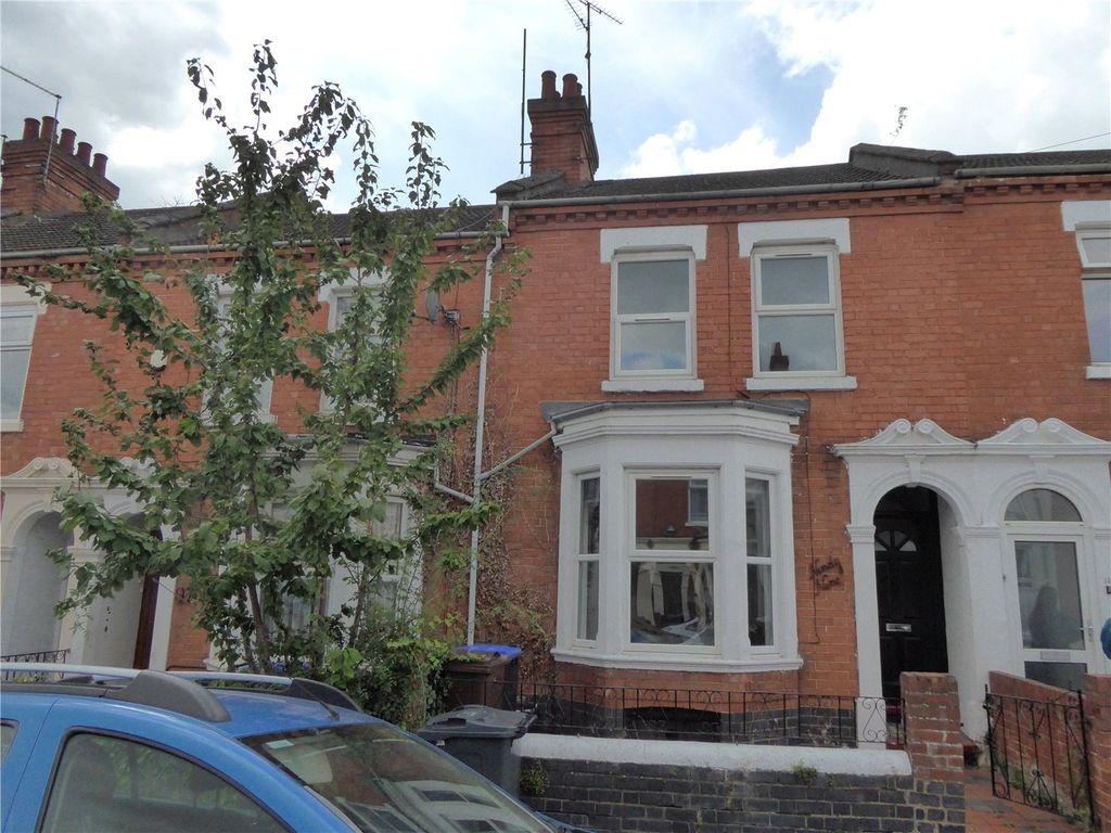 5 bed terraced house to rent in Adams Avenue, Abington, Northampton NN1