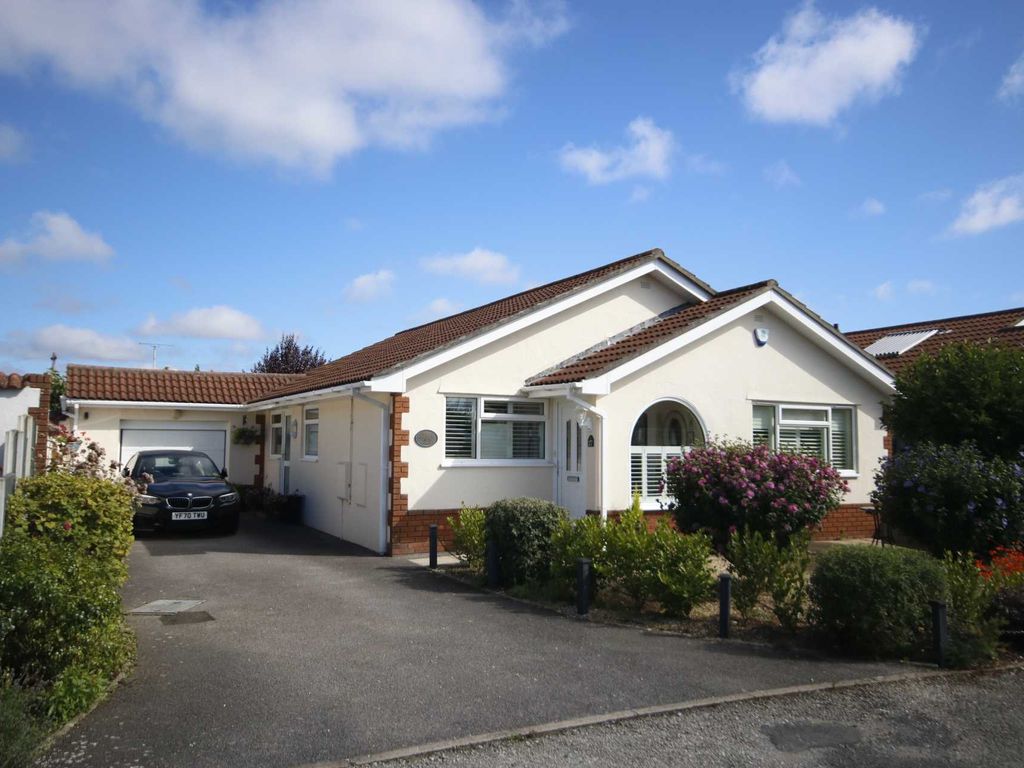 3 bed detached bungalow for sale in Martindale Avenue, Colehill