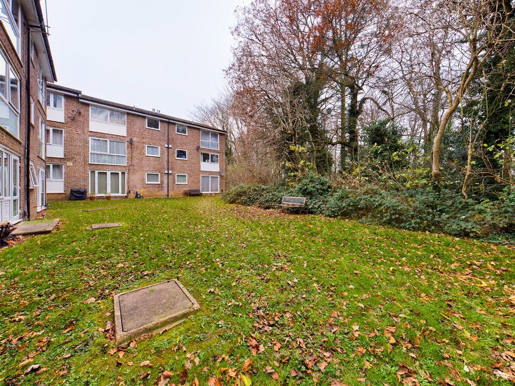 2 bed flat for sale in Ashby Court, Hemel Hempstead, Hertfordshire HP2