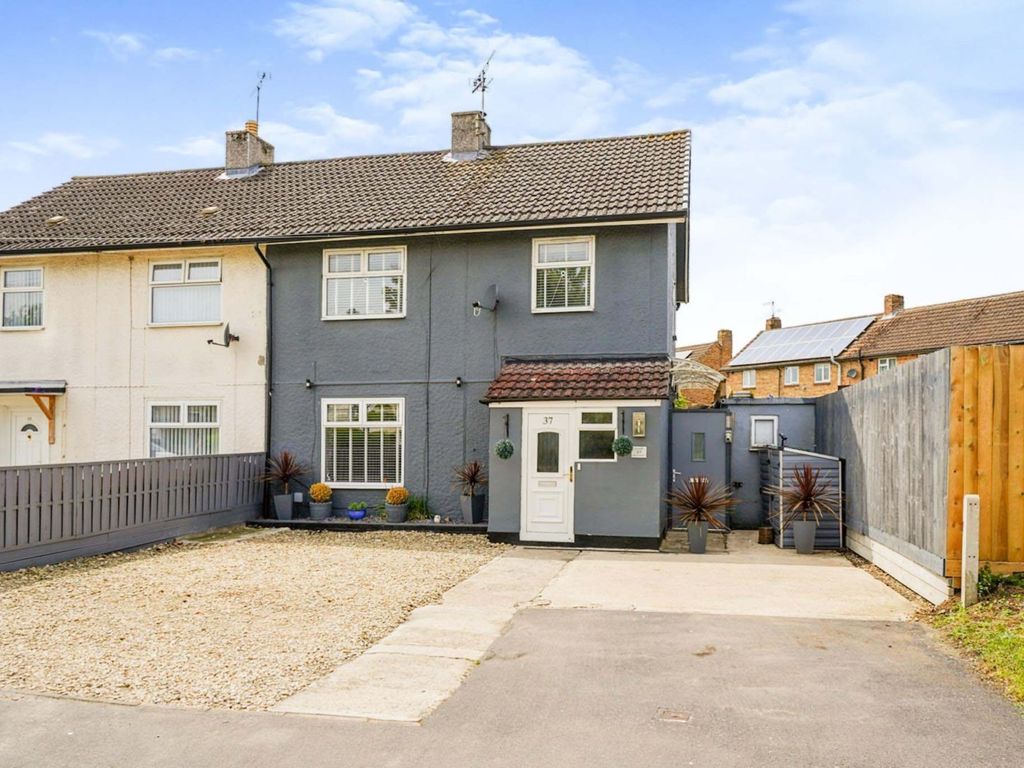 3 bed semidetached house for sale in Meadowcroft, Swindon SN2 Zoopla