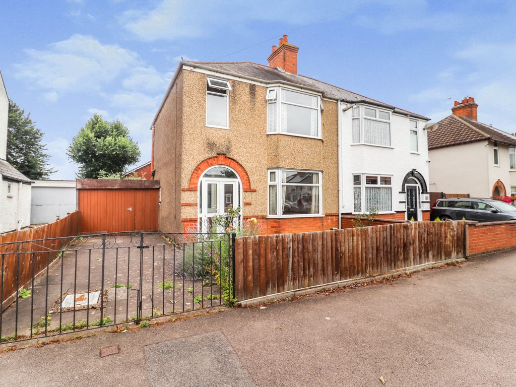 3 bed semidetached house for sale in Eastlands Road, Rugby CV21, £