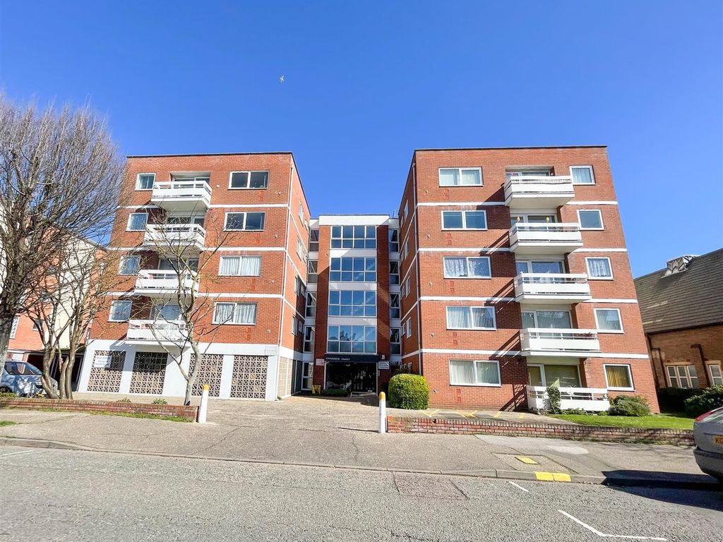 2 bed flat for sale in Landseer Court, Carnarvon Road, ClactonOnSea