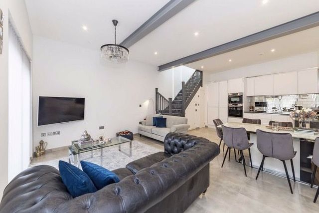 Eliza Mews Tooting SW17  