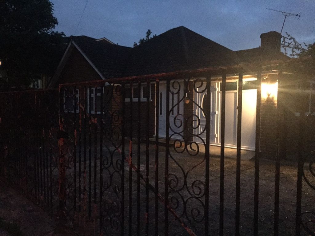 Beaulieu Cose, Mitcham CR4  