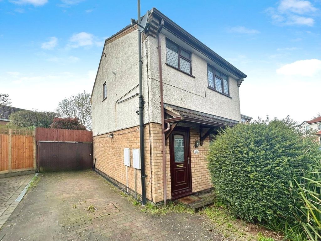 3 bed semidetached house to rent in Regency Close, Glen Parva